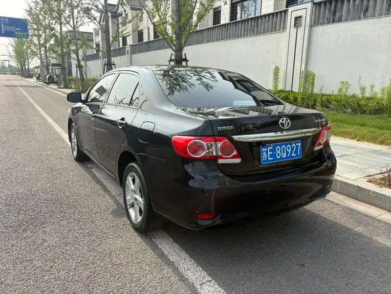 2013 Toyota Corolla Special Edition 1.8L CVT GL-i — миниатюра 4