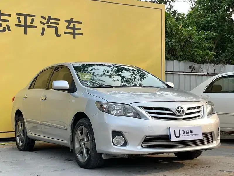2013 Toyota Corolla Special Edition 1.8L CVT GL-i — миниатюра 3