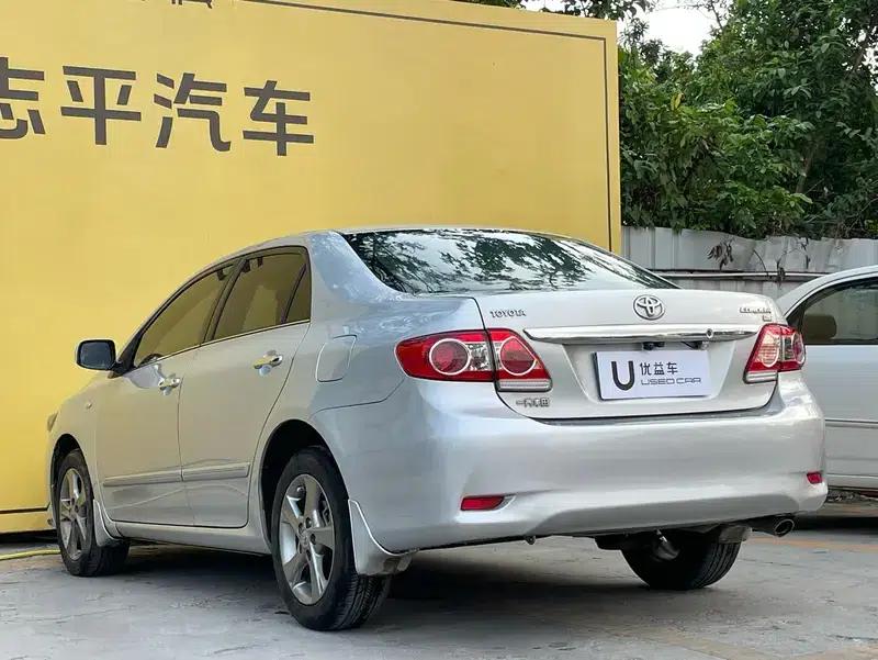 2013 Toyota Corolla Special Edition 1.8L CVT GL-i — миниатюра 4