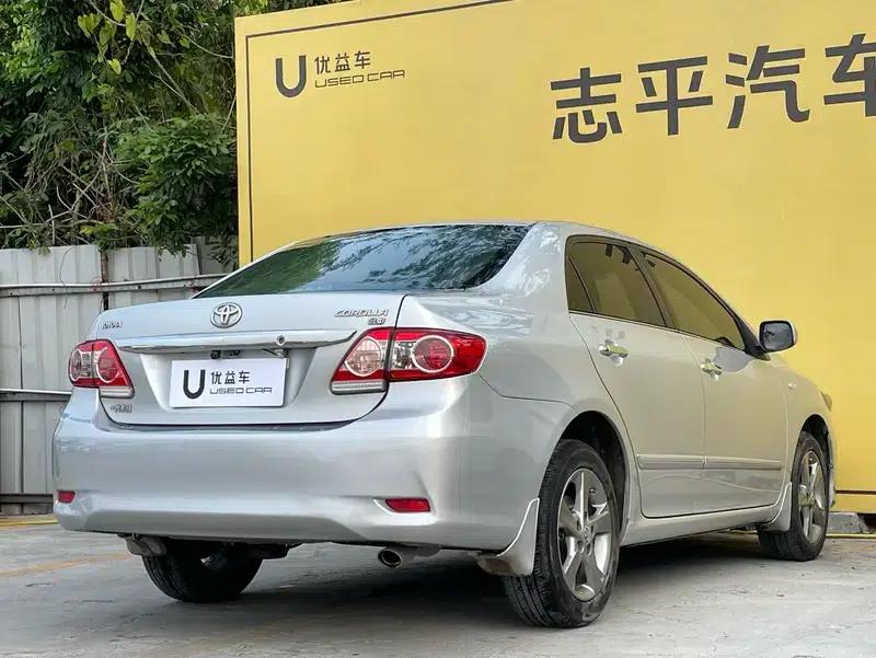 2013 Toyota Corolla Special Edition 1.8L CVT GL-i — миниатюра 6