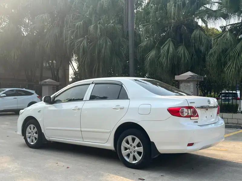 2013 Toyota Corolla Special Edition 1.6L Automatic GL — миниатюра 4