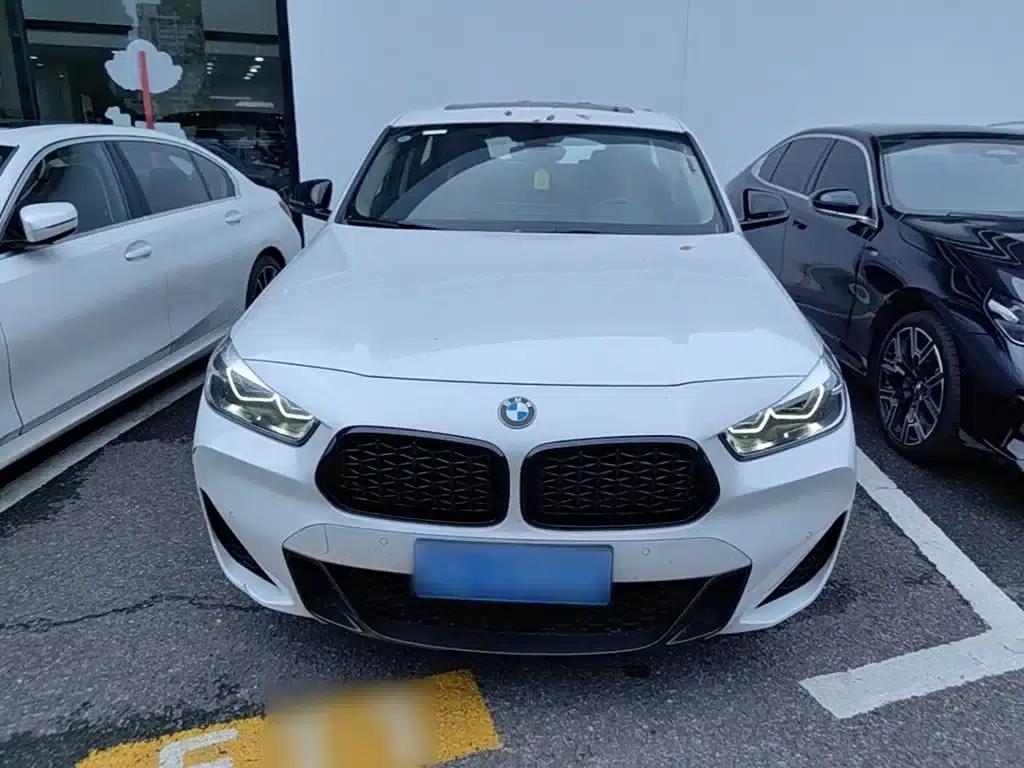 BMW X2 2023 sDrive25i M Sport Shadow Edition — миниатюра 3
