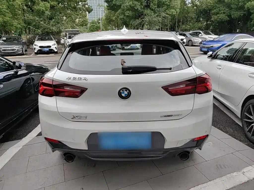 BMW X2 2023 sDrive25i M Sport Shadow Edition — миниатюра 6