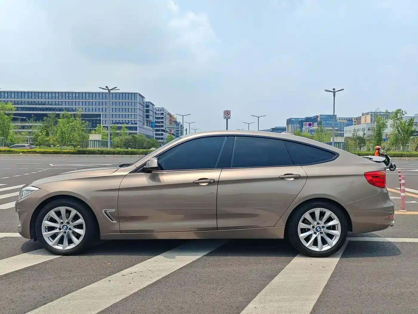BMW 3 Series GT 2013 320i Luxury Design Package — миниатюра 7