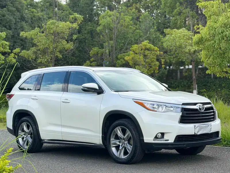 2015 Highlander 2.0T 2WD Luxury 7-seater — миниатюра 3