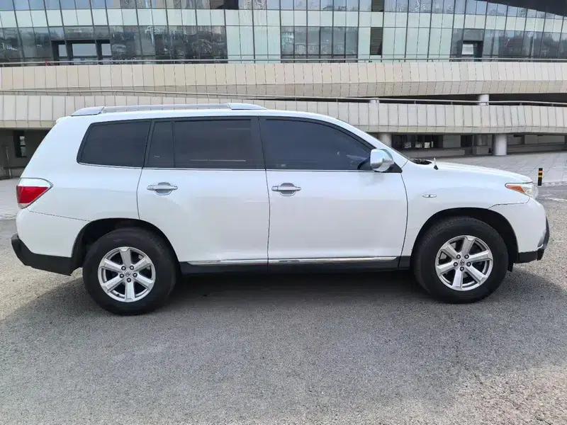 2013 Highlander 2.7L 2WD 5-seater Purple Gold Edition — миниатюра 7