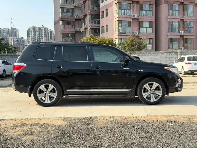 2012 Highlander 2.7L 2WD 7-seater Luxury Edition — миниатюра 5
