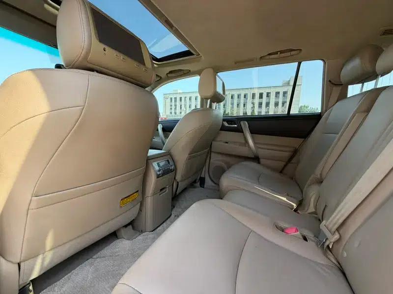2012 Highlander 2.7L 2WD 7-seater Luxury Edition — миниатюра 9