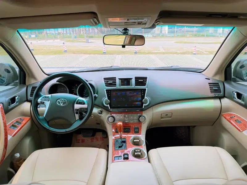 2012 Highlander 2.7L 2WD 7-seater Luxury Edition — миниатюра 9