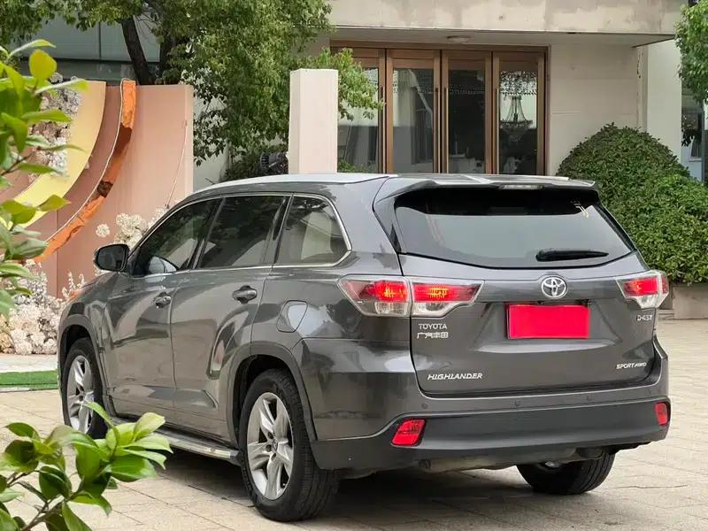 2017 Highlander 2.0T AWD Luxury 7-seater — миниатюра 4