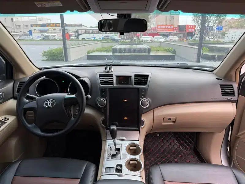 2011 Highlander 2.7L 2WD 7-seater Elite Edition — миниатюра 8