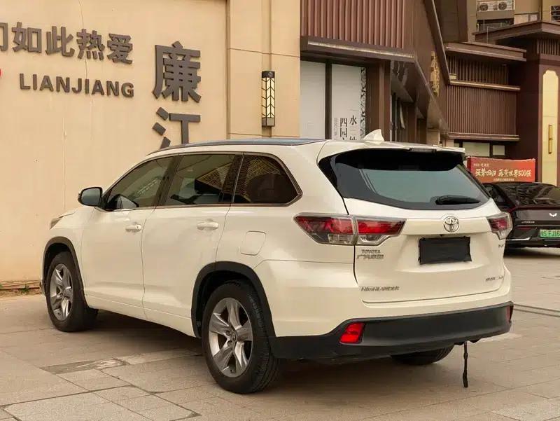 2015 Highlander 2.0T AWD Luxury 7-seater — миниатюра 4