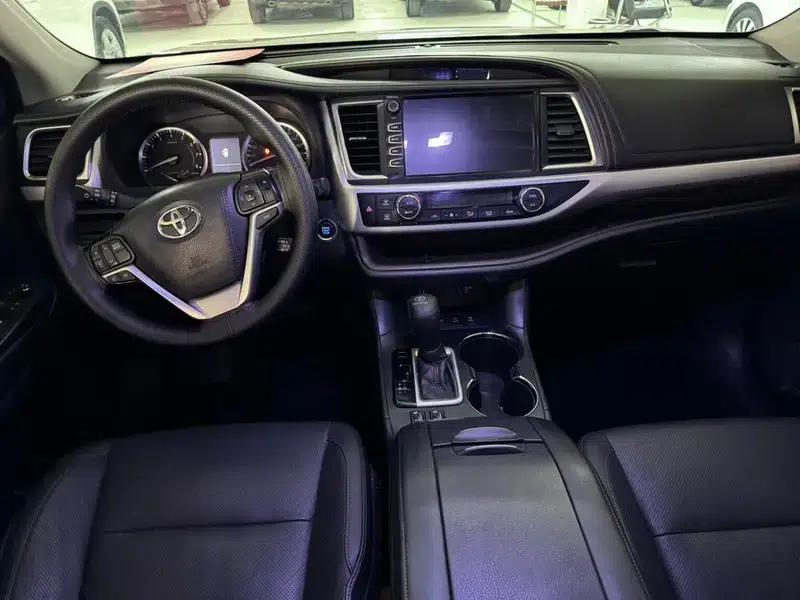 2015 Highlander 2.0T 2WD Luxury 7-seater — миниатюра 13