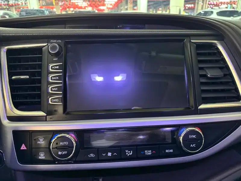 2015 Highlander 2.0T 2WD Luxury 7-seater — миниатюра 14