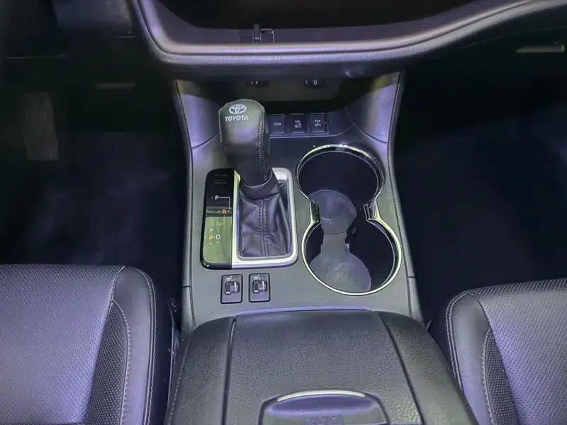 2015 Highlander 2.0T 2WD Luxury 7-seater — миниатюра 17