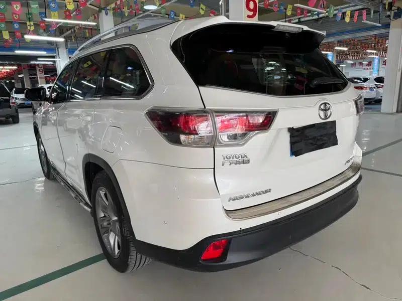 2015 Highlander 2.0T 2WD Luxury 7-seater — миниатюра 4