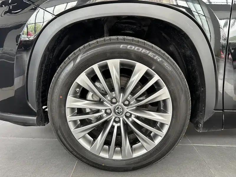 2022 Toyota Highlander 380T AWD Luxury 7-seater — миниатюра 9