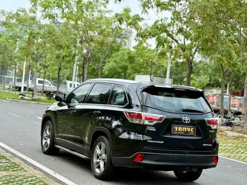 2017 Highlander 2.0T AWD Luxury 7-seater — миниатюра 5