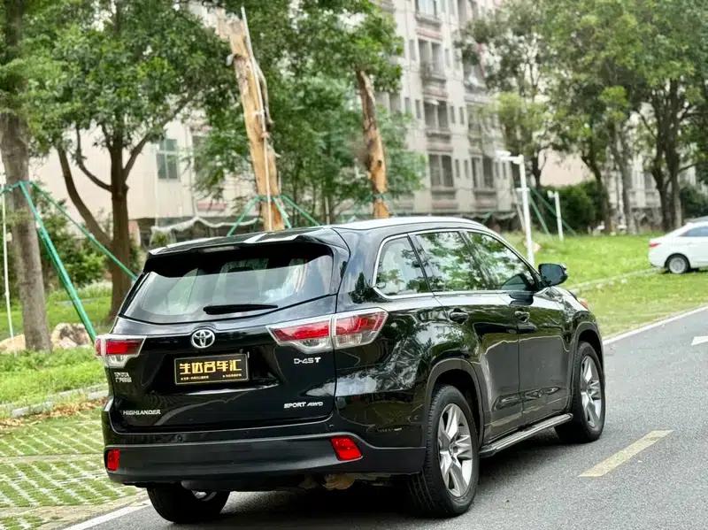2017 Highlander 2.0T AWD Luxury 7-seater — миниатюра 7