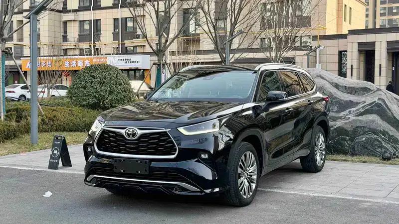 2022 Toyota Highlander 380T AWD Premium 7-seater — миниатюра 1
