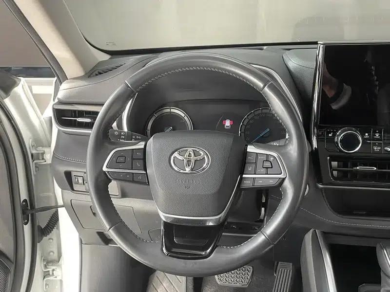 2022 Toyota Highlander Hybrid 2.5L AWD Premium 7-Seater — миниатюра 13