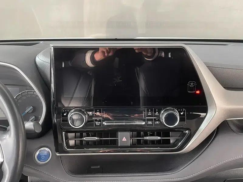 2022 Toyota Highlander Hybrid 2.5L AWD Premium 7-Seater — миниатюра 16