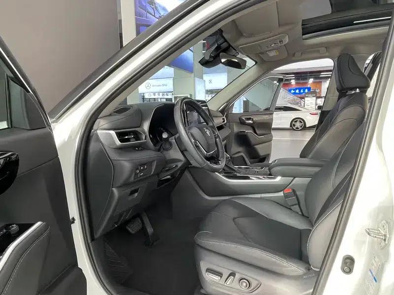 2022 Toyota Highlander Hybrid 2.5L AWD Premium 7-Seater — миниатюра 17
