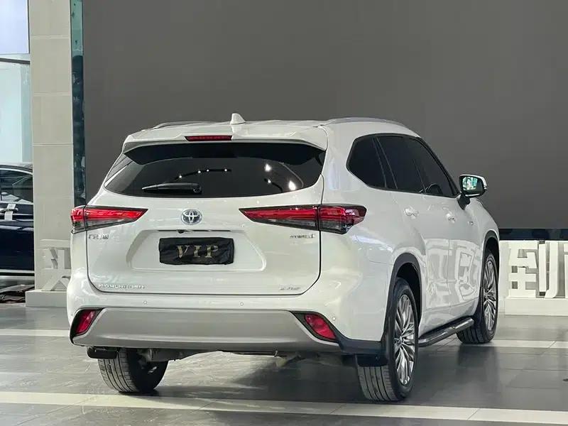 2022 Toyota Highlander Hybrid 2.5L AWD Premium 7-Seater — миниатюра 5