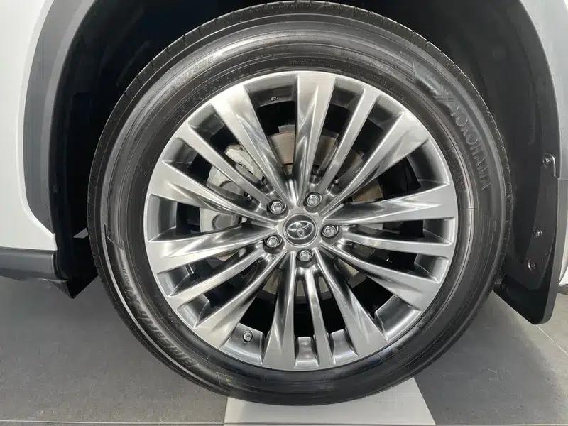 2022 Toyota Highlander Hybrid 2.5L AWD Premium 7-Seater — миниатюра 6