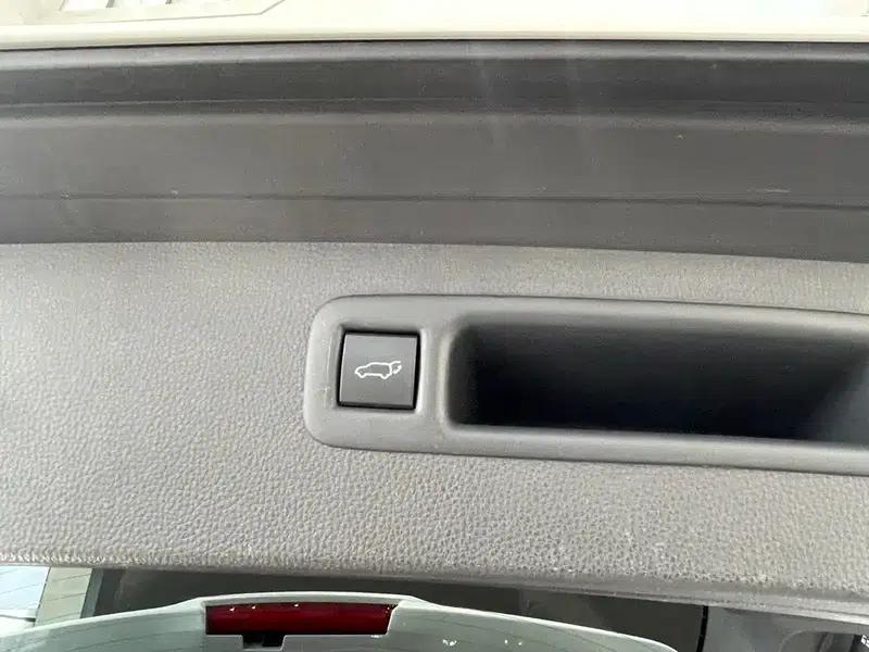 2022 Toyota Highlander Hybrid 2.5L AWD Premium 7-Seater — миниатюра 10
