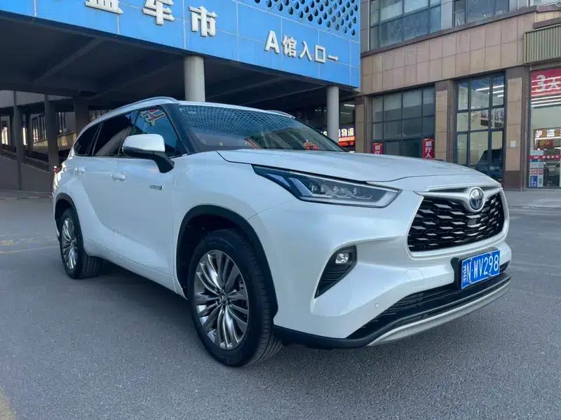 2022 Toyota Highlander Hybrid 2.5L AWD Premium 7-Seater — миниатюра 3