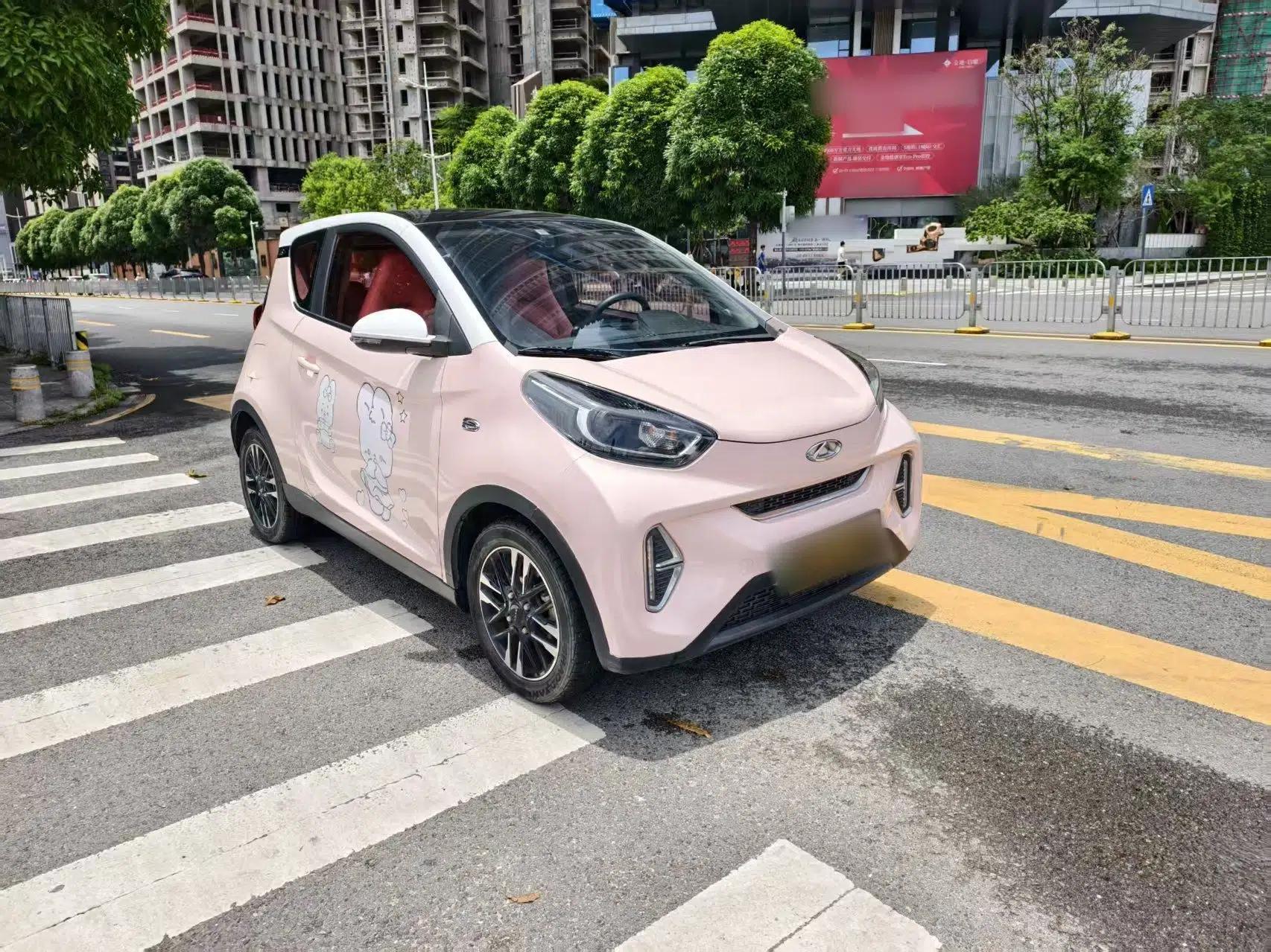 Chery QQ Little Ant 2022 Restyled Version Sweet Pink Edition Half-Sugar Version 30.6 kWh 30 kW 301 km — миниатюра 3