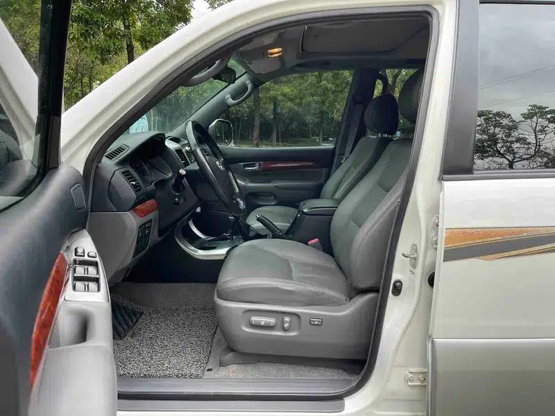 2005 Prado 4.0L Automatic GX Luxury Edition — миниатюра 16