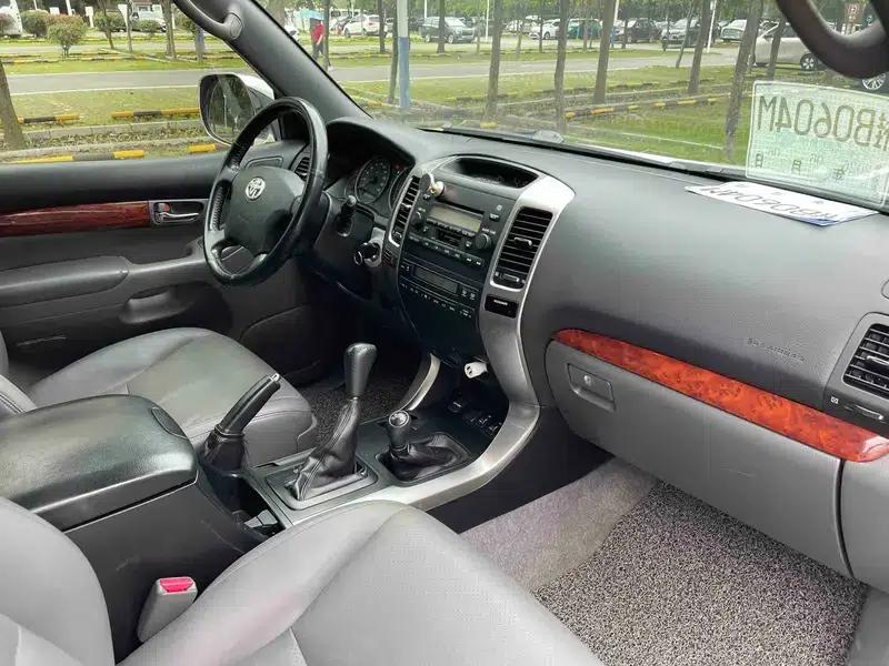 2005 Prado 4.0L Automatic GX Luxury Edition — миниатюра 10