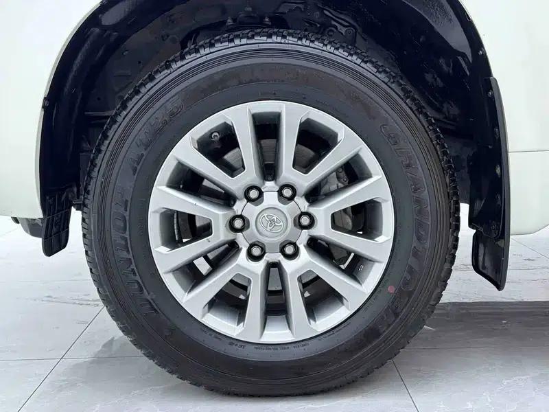 2019 Prado 3.5L Automatic TX-L Premium Edition with Rear-mounted Spare Tire — миниатюра 17