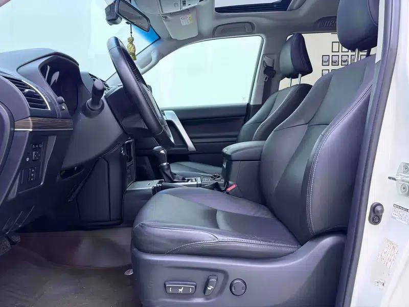 2019 Prado 3.5L Automatic TX-L Premium Edition with Rear-mounted Spare Tire — миниатюра 22