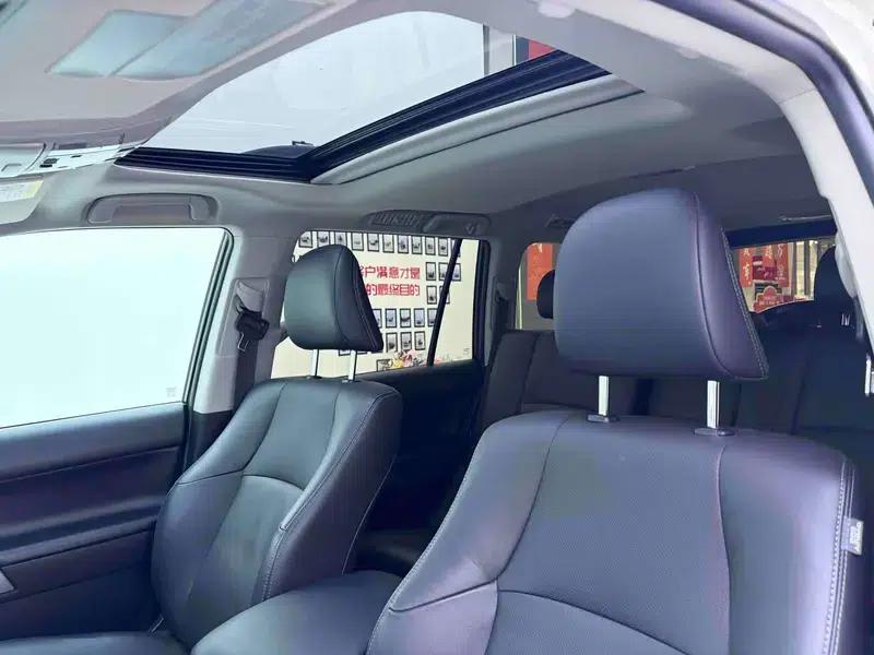 2019 Prado 3.5L Automatic TX-L Premium Edition with Rear-mounted Spare Tire — миниатюра 24