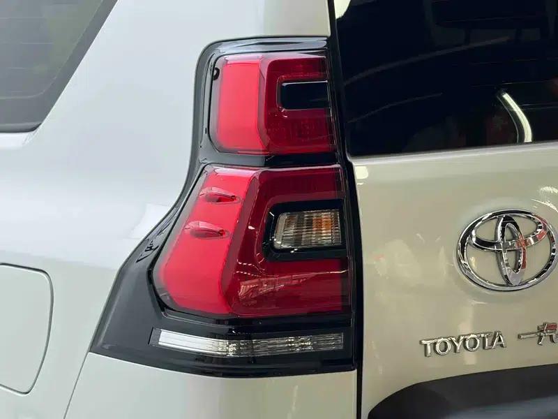 2019 Prado 3.5L Automatic TX-L Premium Edition with Rear-mounted Spare Tire — миниатюра 9