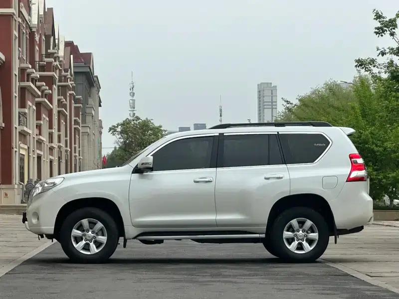 2016 Prado 2.7L Automatic Standard Edition — миниатюра 4