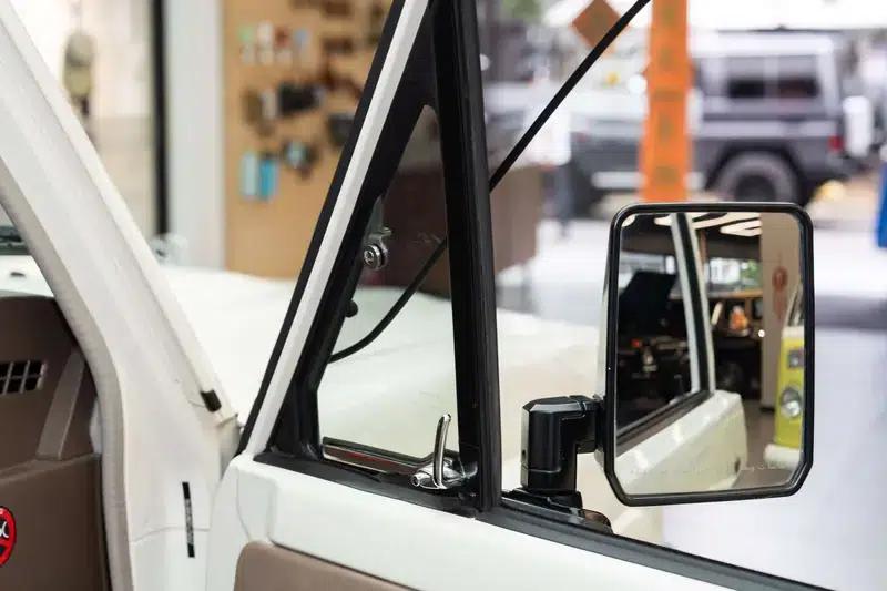 2022 Land Cruiser 70 Series, 4.0L Manual, 4WD, 5-Seater, Parallel Import — миниатюра 7