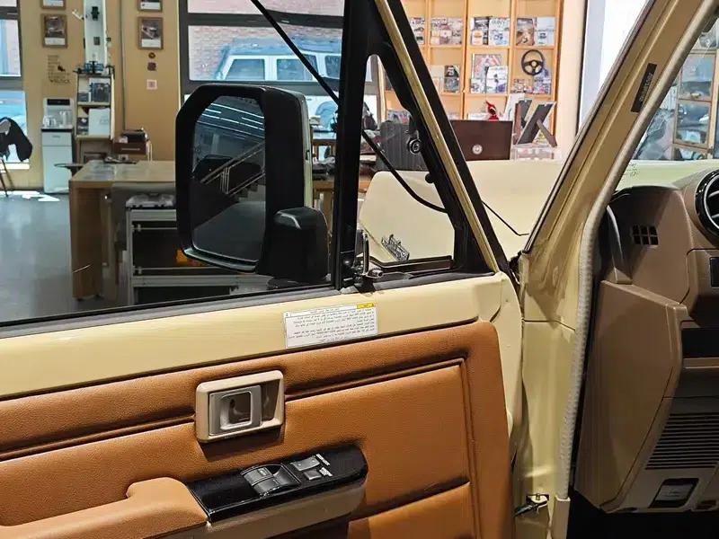 Land Cruiser 70 Series 2025 Model 4.0L Manual 4WD 5-Seater Parallel Import — миниатюра 4