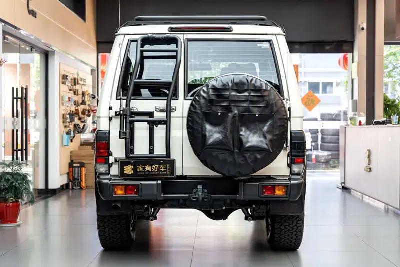 2024 Land Cruiser 70 Series, 4.0L Manual, 4WD, 5-Seater, Parallel Import — миниатюра 4