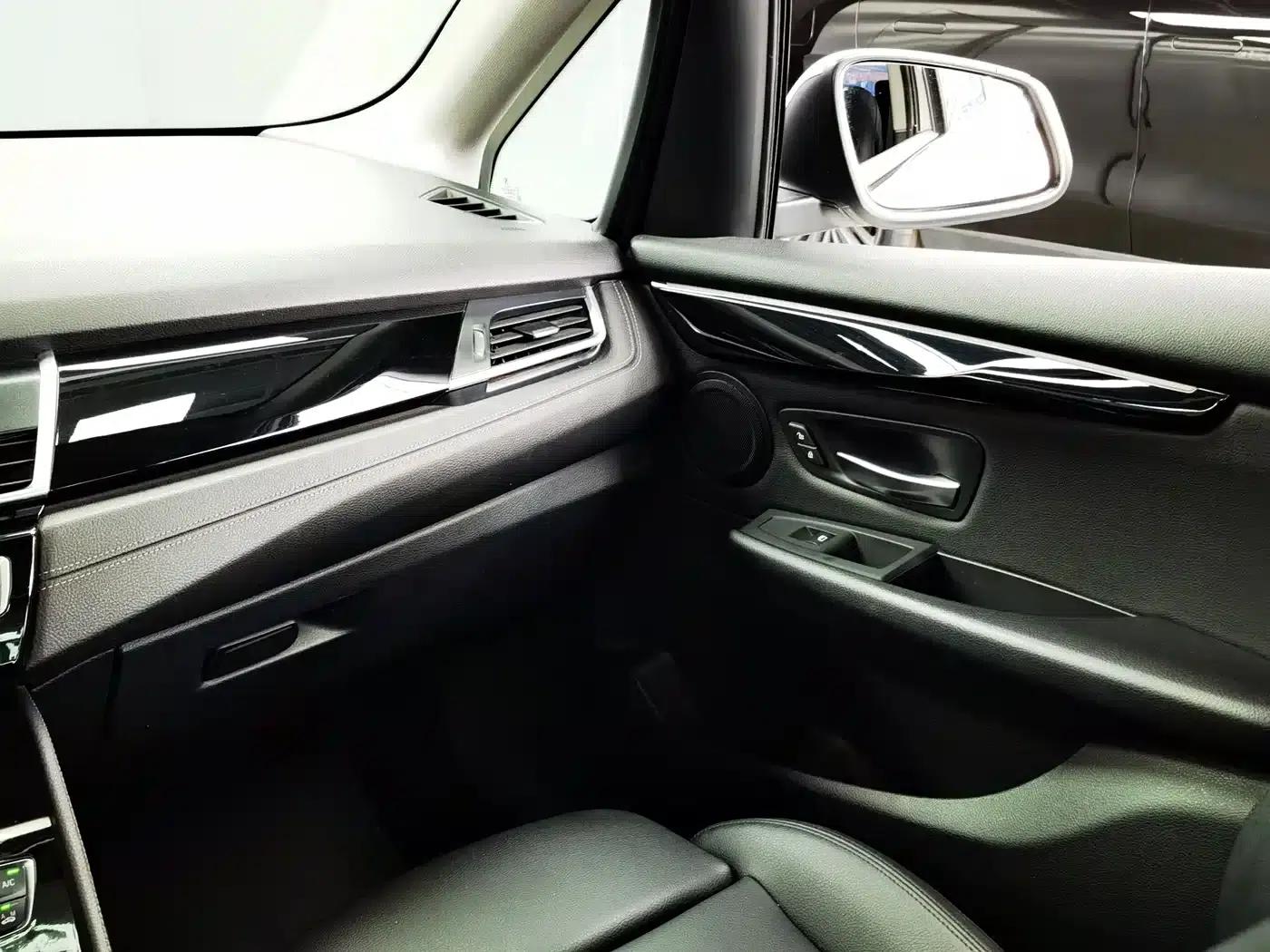 2016 BMW 2 Series Gran Tourer 218i Sport Design Package — миниатюра 18