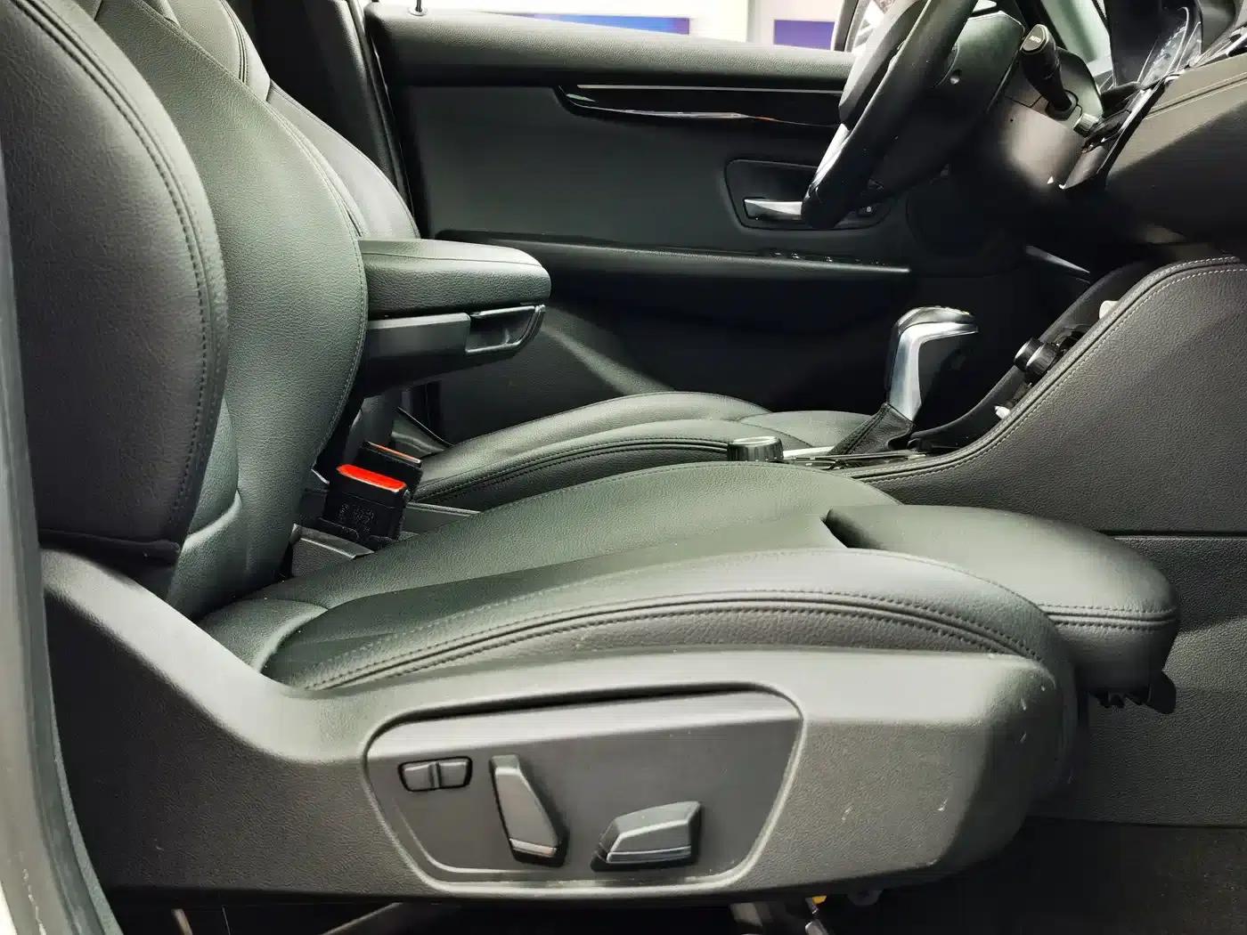 2016 BMW 2 Series Gran Tourer 218i Sport Design Package — миниатюра 19