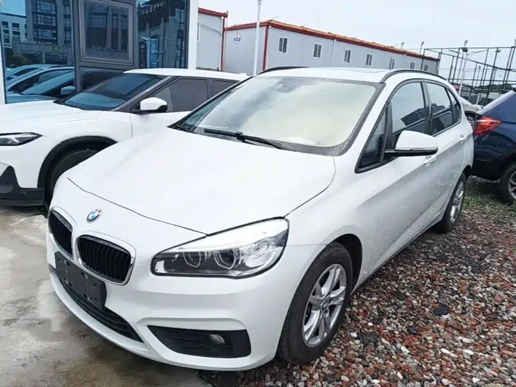 2016 BMW 2 Series Gran Tourer 218i Leading Edition — миниатюра 1