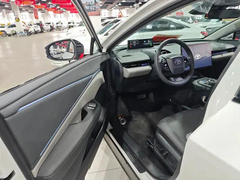 Toyota BZ5 2025 550 PRO Smart Edition — миниатюра 13