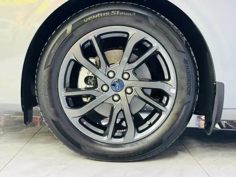 2025 Ford Mondeo EcoBoost 180 Luxury — миниатюра 11