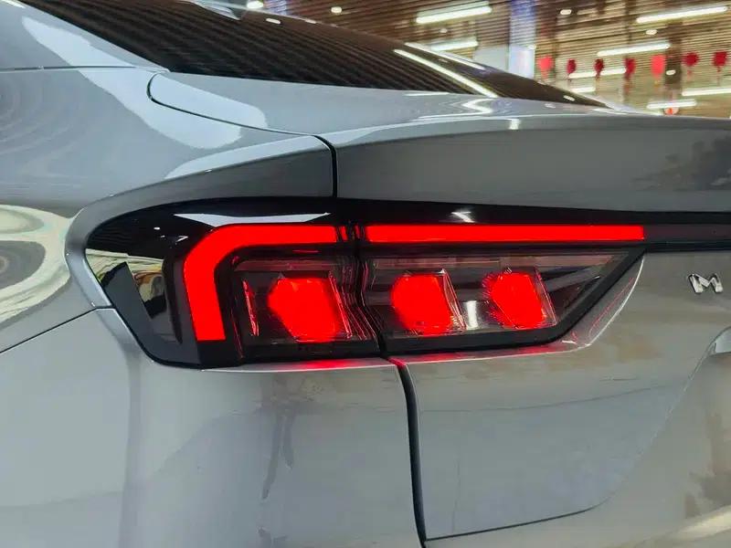 2025 Ford Mondeo EcoBoost 180 Luxury — миниатюра 12