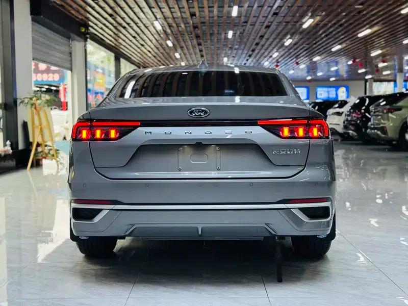 2025 Ford Mondeo EcoBoost 180 Luxury — миниатюра 5