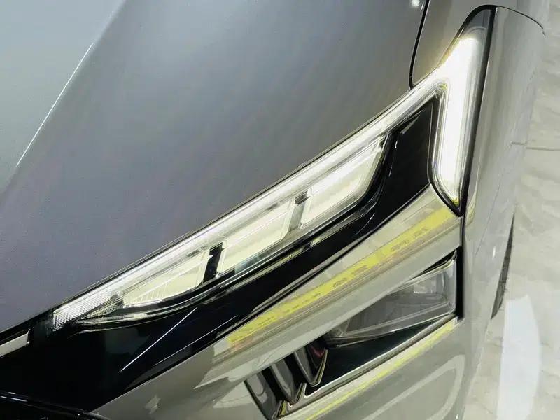 2025 Ford Mondeo EcoBoost 180 Luxury — миниатюра 8